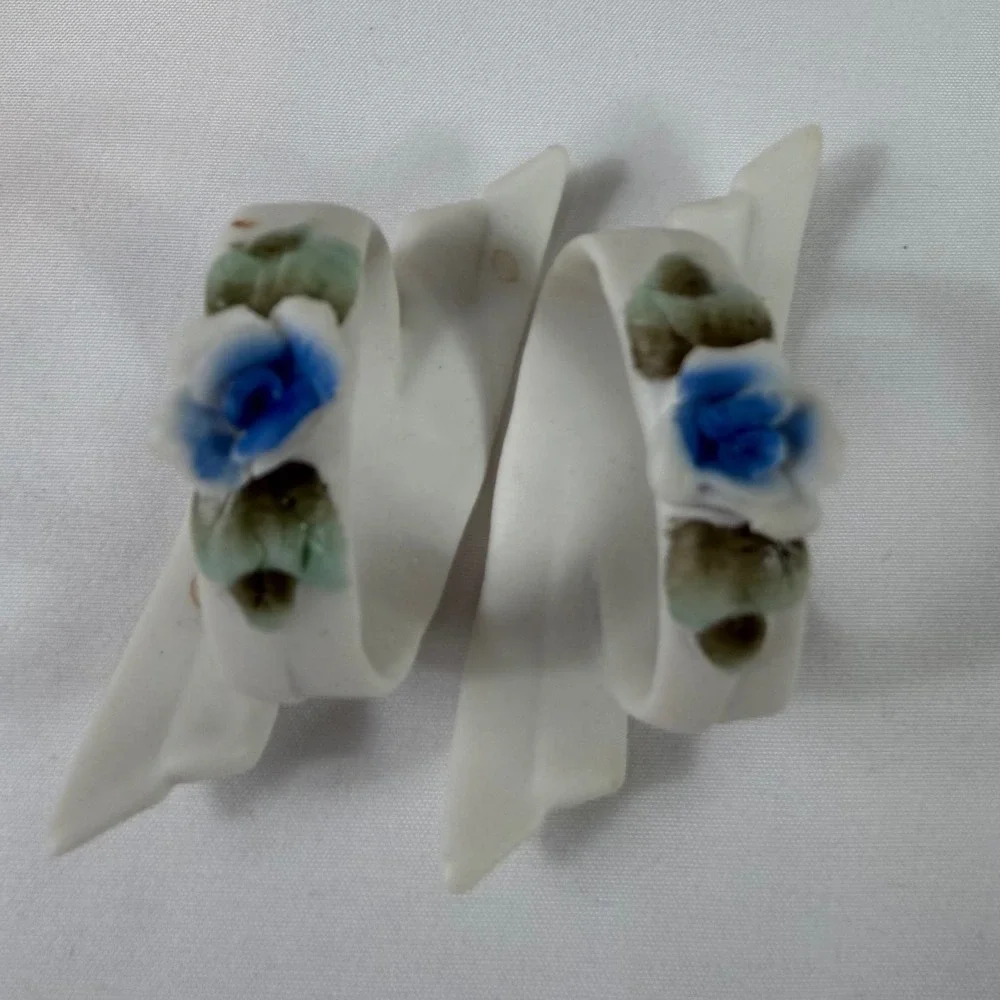 16 Vintage Porcelain Rose Napkin Rings Floral Ribbon Scroll‎ Set Made in Japan
